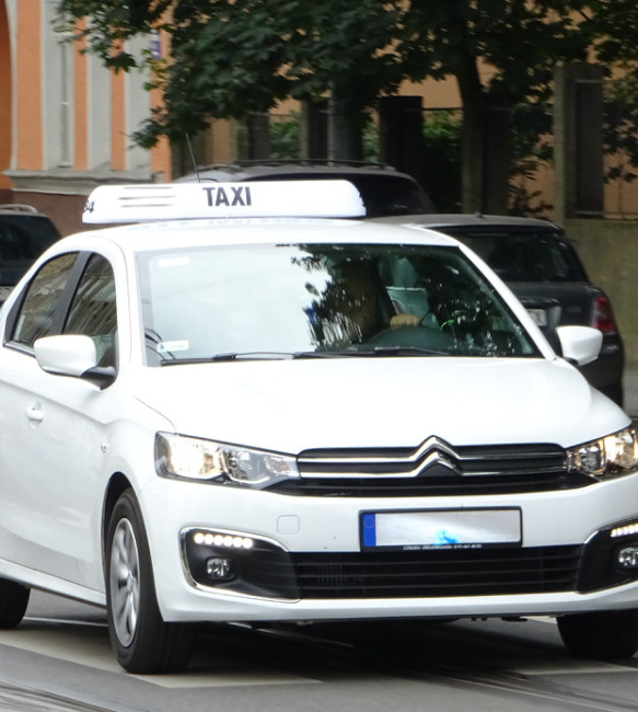 Ambulances Lucie Begaud Ambulance Chateaubriant 36715717692 E71a137405 B 2